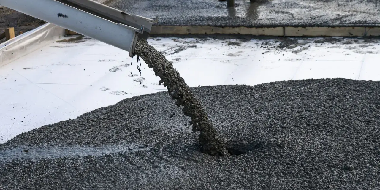 Jaki beton na podjazd? Wybierz najlepszy i uniknij problemów z trwałością