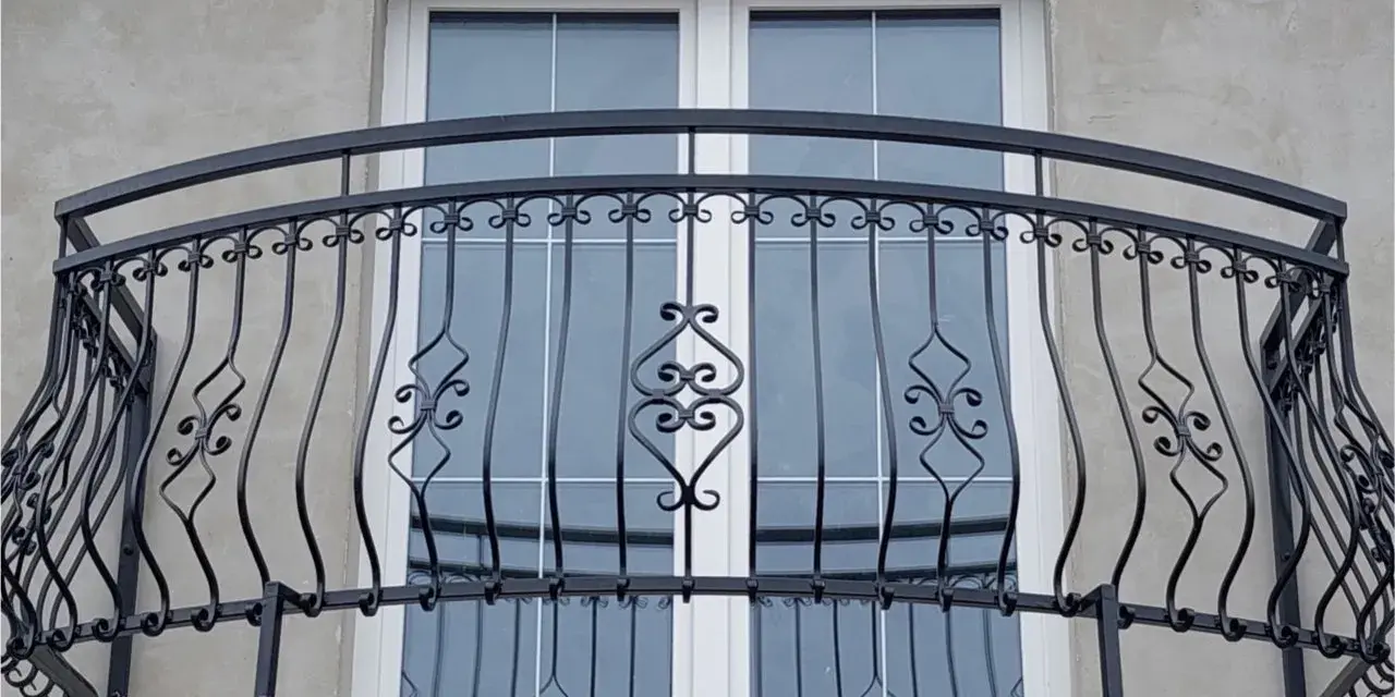 Ile kosztuje balustrada na balkon? Sprawdź ceny i materiały