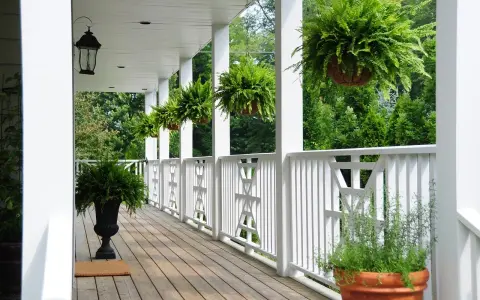 Jak wybrać idealną balustradę na balkon, by zapewnić bezpieczeństwo i styl