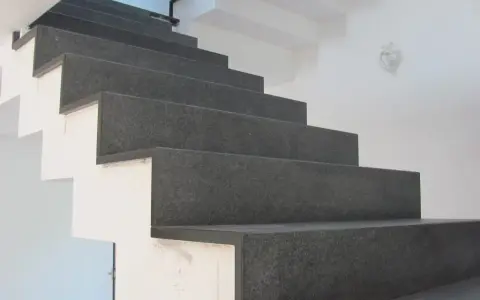 Jak wykonać schody z betonu architektonicznego - uniknij najczęstszych błędów