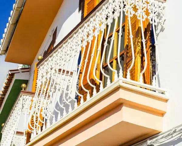 Czym pomalować balustradę metalową, aby uniknąć rdzy i zniszczeń?
