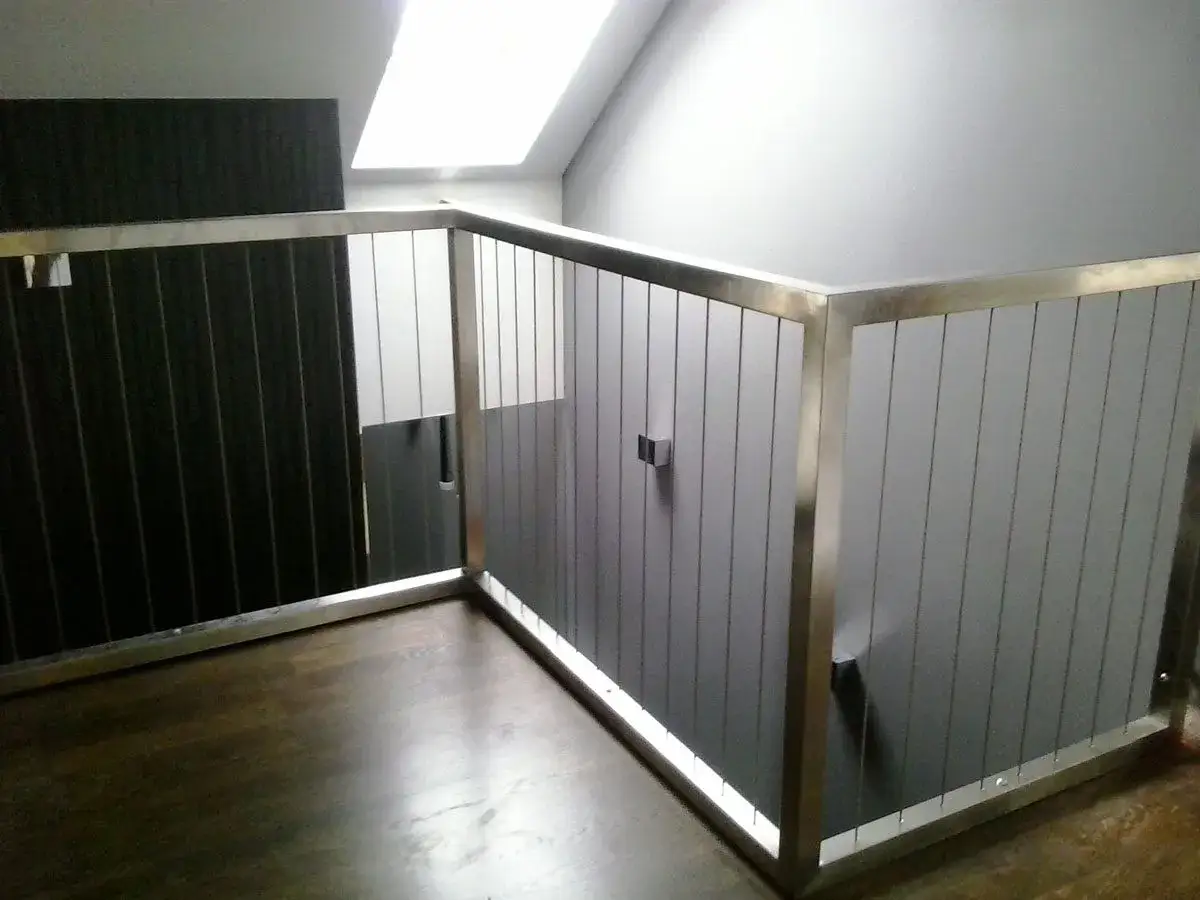 Zdjęcie Jak skutecznie czyścić balustrady ze stali nierdzewnej bez uszkodzeń